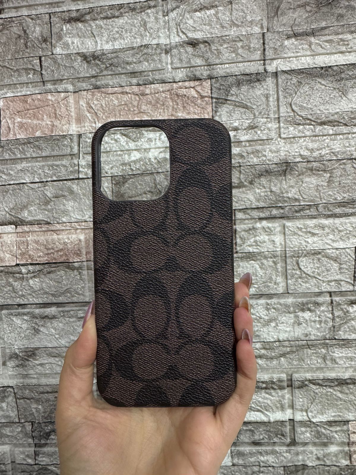 Funda Para iPhone 16 Pro Max Coach Café - Image 2