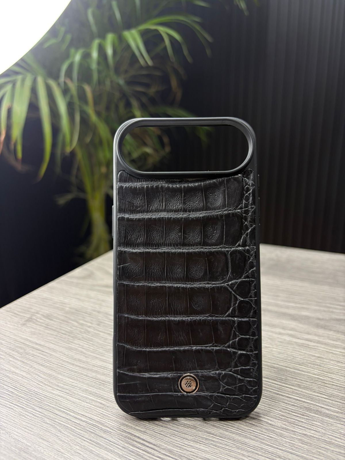 Funda De Piel De Cocodrilo Negro Exclusiva Para iPhone 17 Air - Image 2