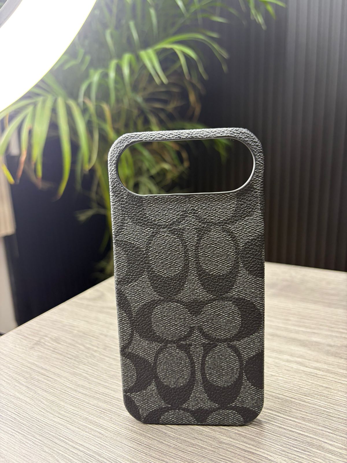 Funda Para iPhone 17 Air Coach Negro - Image 2
