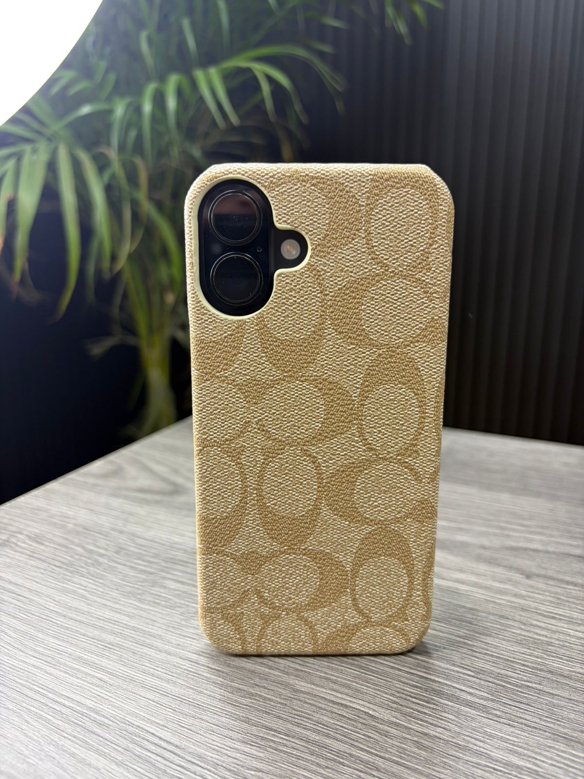 Funda Para iPhone 16 Plus Coach Beige - Image 2