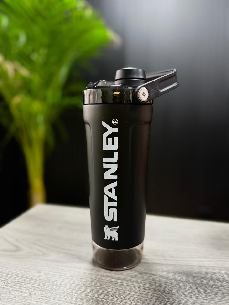 Termo Stanley Shaker 591ml Negro